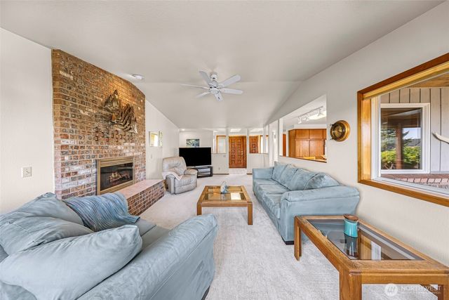 8059 Comox Road, Blaine, WA 98230