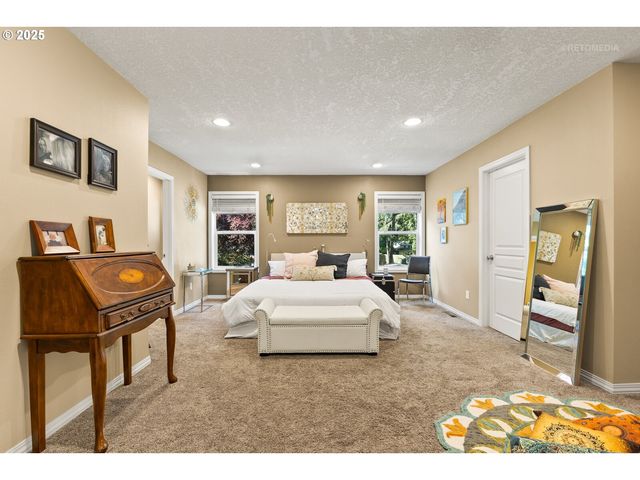 16229 Sw LAKE FOREST Blvd, Lake Oswego, OR 97035