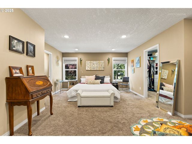 16229 Sw LAKE FOREST Blvd, Lake Oswego, OR 97035