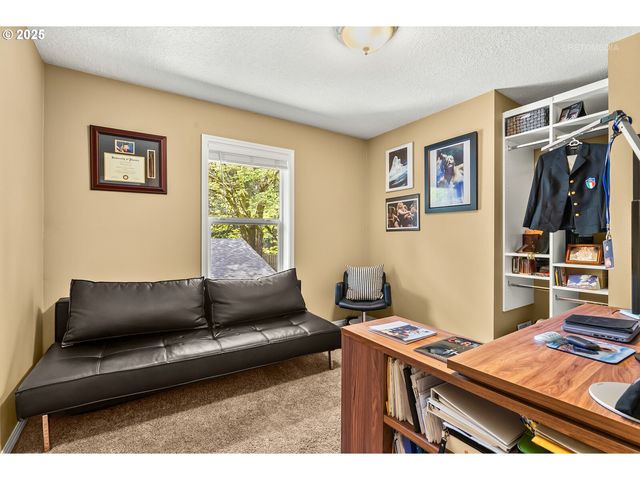 16229 Sw LAKE FOREST Blvd, Lake Oswego, OR 97035