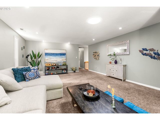 16229 Sw LAKE FOREST Blvd, Lake Oswego, OR 97035