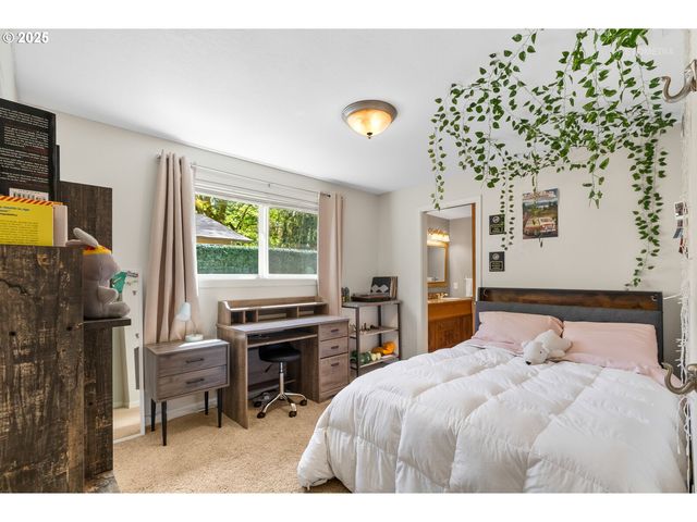 16229 Sw LAKE FOREST Blvd, Lake Oswego, OR 97035