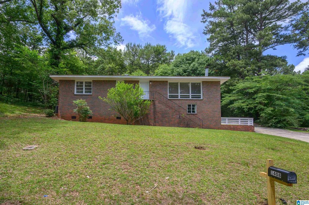 1408 29TH AVENUE N, Hueytown, AL 35023