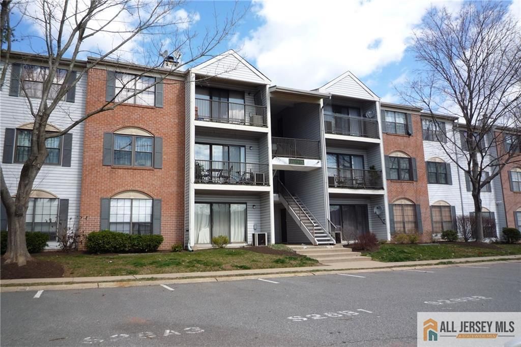 363 Lancaster Court, Piscataway, NJ 08854