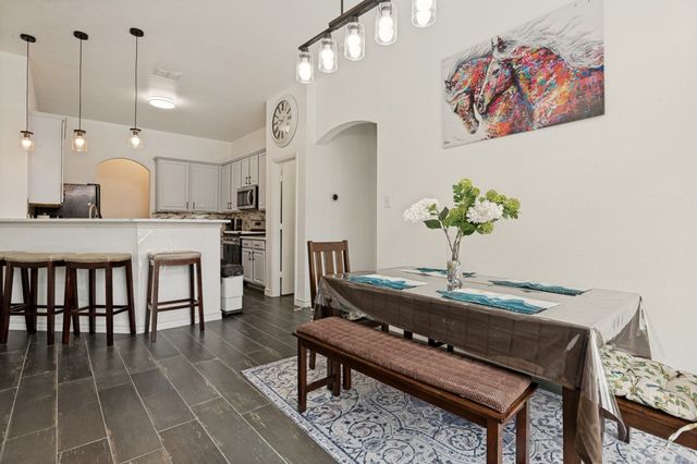 409 Creek Point Lane, Arlington, TX 76002