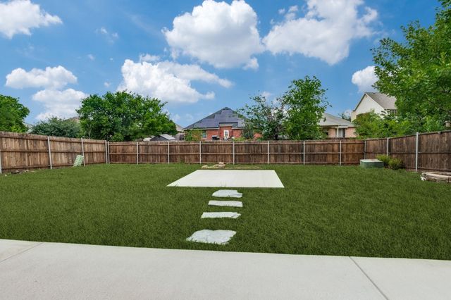 409 Creek Point Lane, Arlington, TX 76002