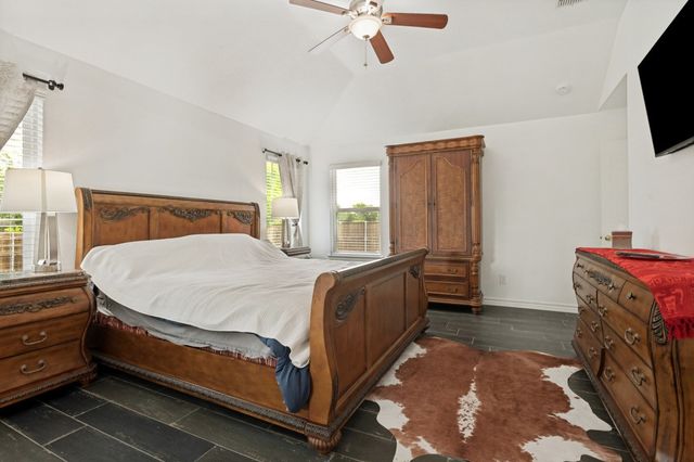 409 Creek Point Lane, Arlington, TX 76002