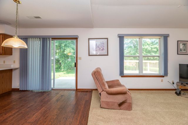 1807 N CHARLESTON CIR, Columbia, MO 65202