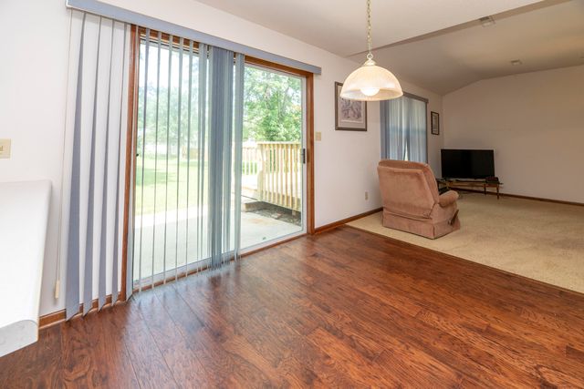 1807 N CHARLESTON CIR, Columbia, MO 65202