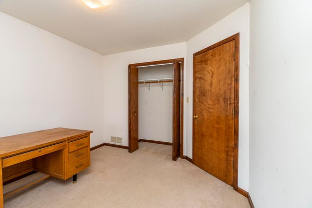 1807 N CHARLESTON CIR, Columbia, MO 65202