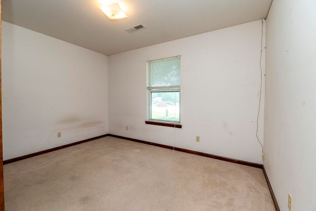 1807 N CHARLESTON CIR, Columbia, MO 65202