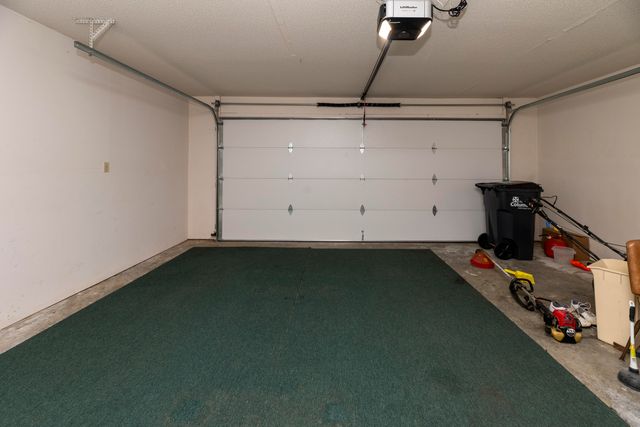 1807 N CHARLESTON CIR, Columbia, MO 65202