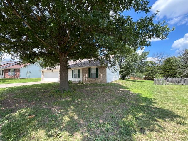 1807 N CHARLESTON CIR, Columbia, MO 65202