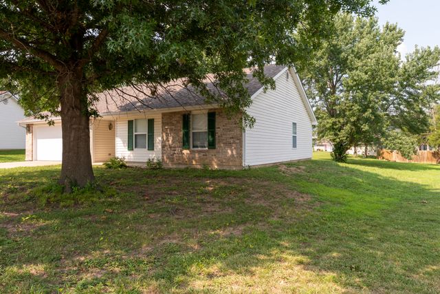 1807 N CHARLESTON CIR, Columbia, MO 65202