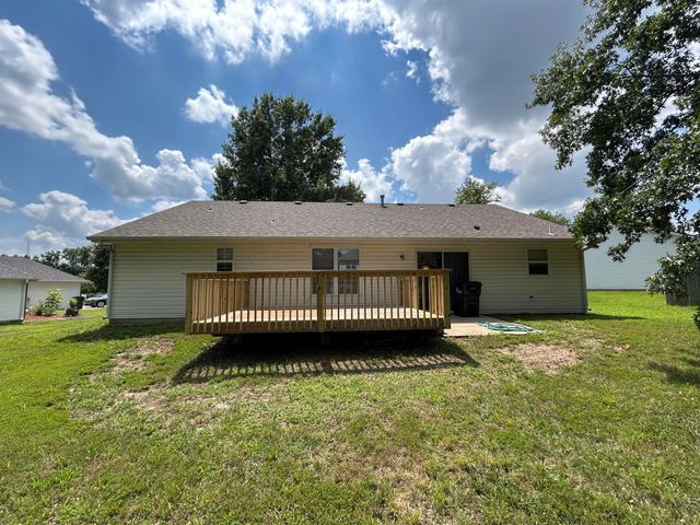1807 N CHARLESTON CIR, Columbia, MO 65202