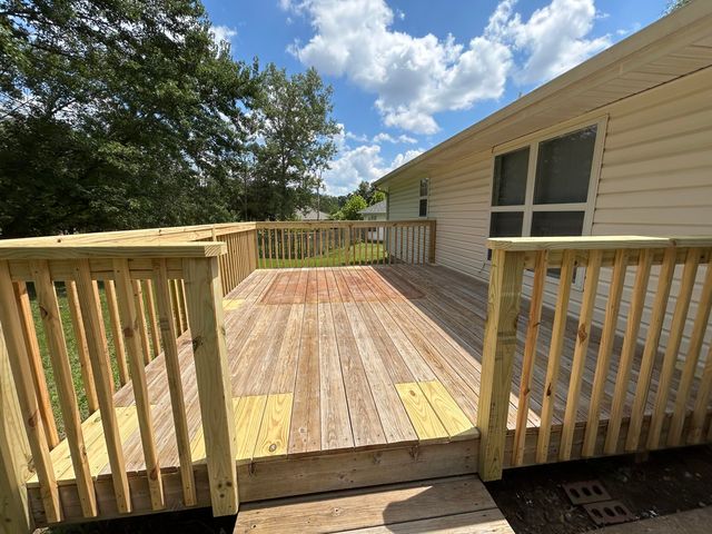 1807 N CHARLESTON CIR, Columbia, MO 65202