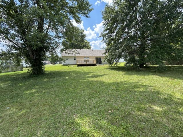1807 N CHARLESTON CIR, Columbia, MO 65202