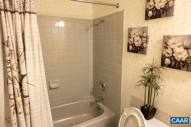 5705 LOUISA RD, Keswick, VA 22947