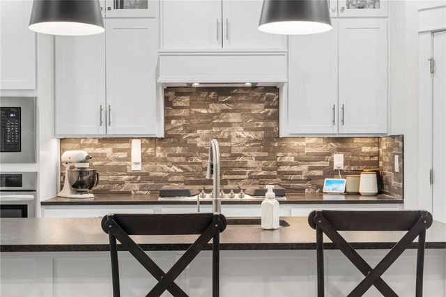 1200 Whistler Street, Bentonville, AR 72713