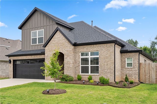 1200 Whistler Street, Bentonville, AR 72713