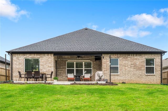 1200 Whistler Street, Bentonville, AR 72713