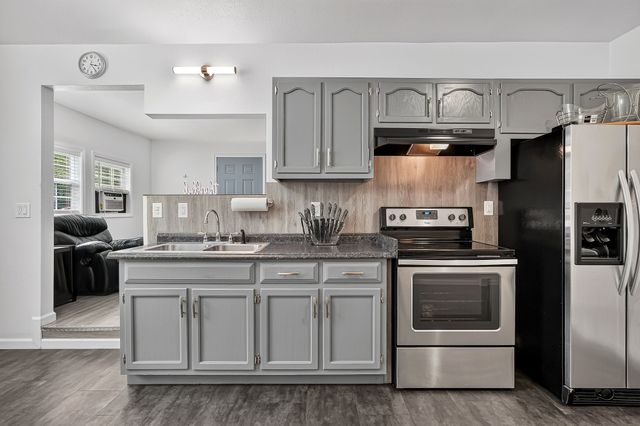 1400 Orlie Young Rd, Crab Orchard, TN 37723