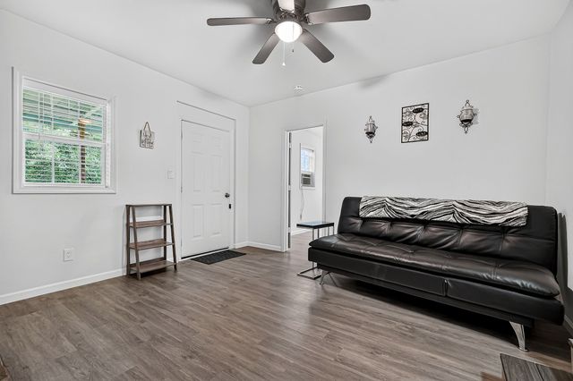 1400 Orlie Young Rd, Crab Orchard, TN 37723