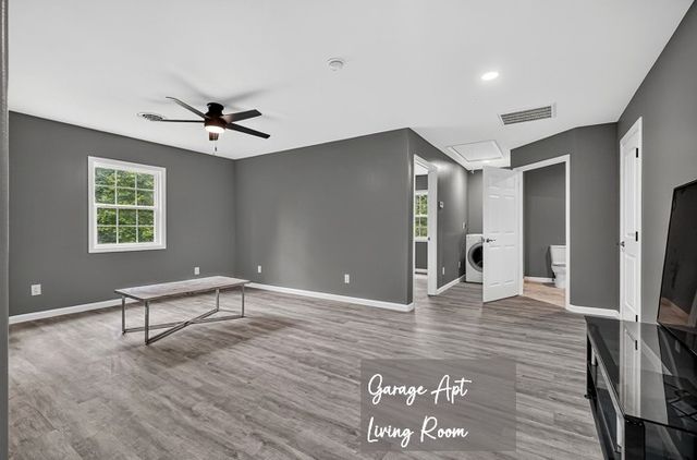 1400 Orlie Young Rd, Crab Orchard, TN 37723