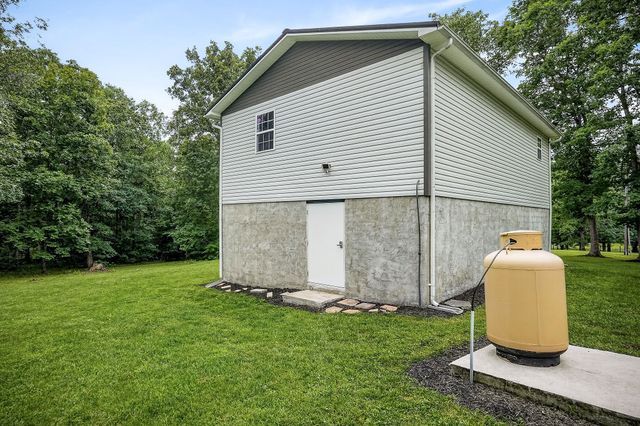 1400 Orlie Young Rd, Crab Orchard, TN 37723
