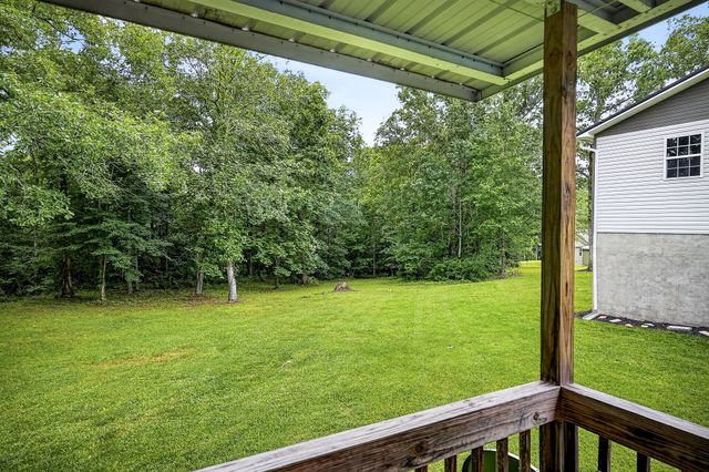 1400 Orlie Young Rd, Crab Orchard, TN 37723