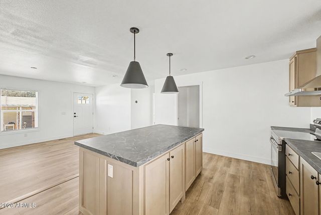 1091 S CEDAR Drive, Apache Junction, AZ 85120