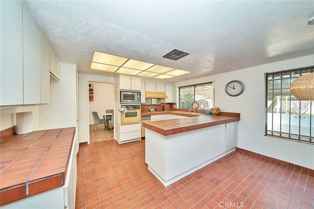 2049 Myers, Riverside, CA 92503