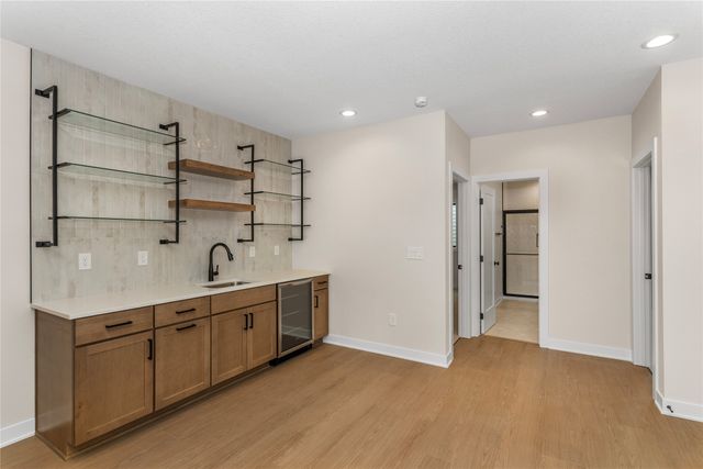 4657 174th Street, Urbandale, IA 50323