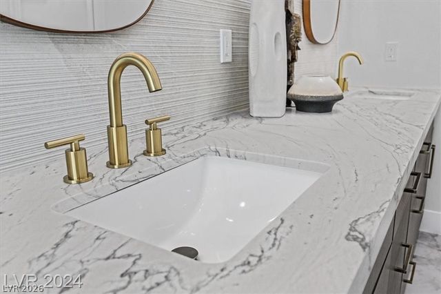 8 Barton Spring Circle, Henderson, NV 89074