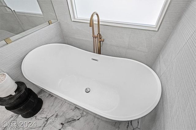 8 Barton Spring Circle, Henderson, NV 89074