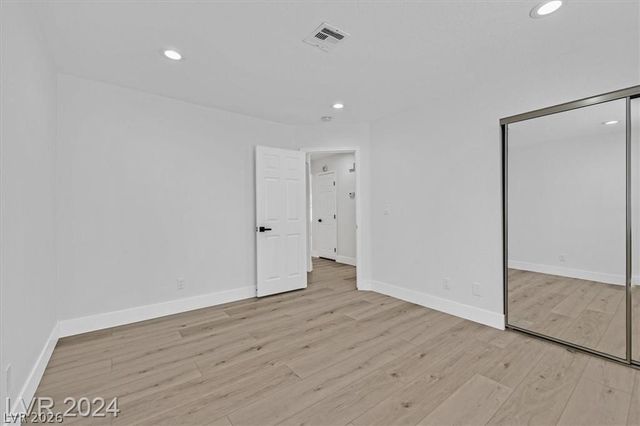 8 Barton Spring Circle, Henderson, NV 89074