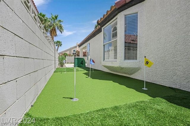 8 Barton Spring Circle, Henderson, NV 89074