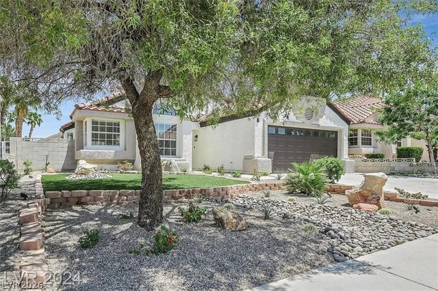 8 Barton Spring Circle, Henderson, NV 89074