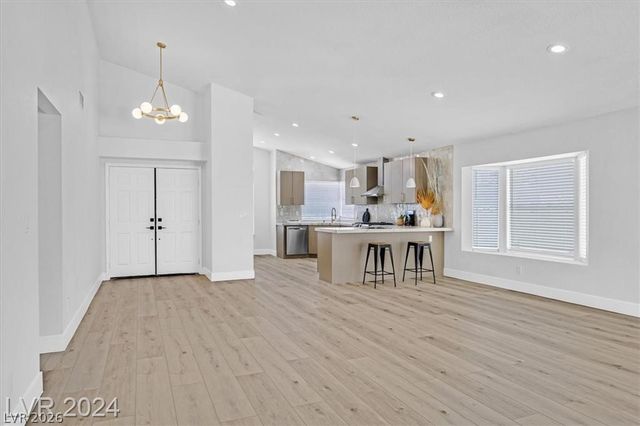 8 Barton Spring Circle, Henderson, NV 89074