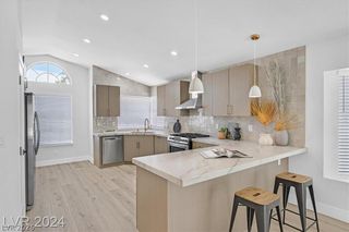 8 Barton Spring Circle, Henderson, NV 89074