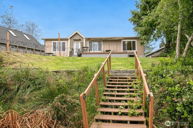 510 Sunset Avenue NE, Ocean Shores, WA 98569