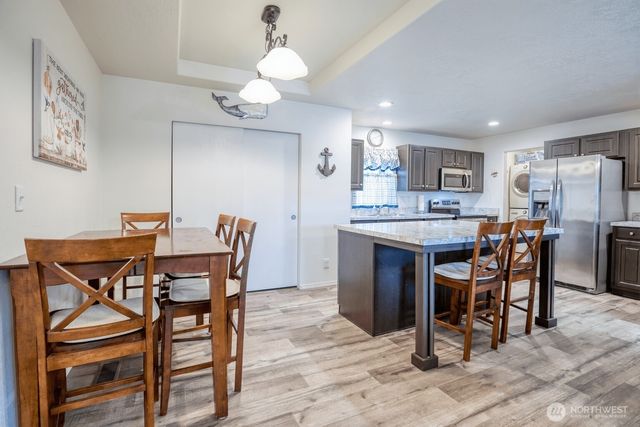 510 Sunset Avenue NE, Ocean Shores, WA 98569