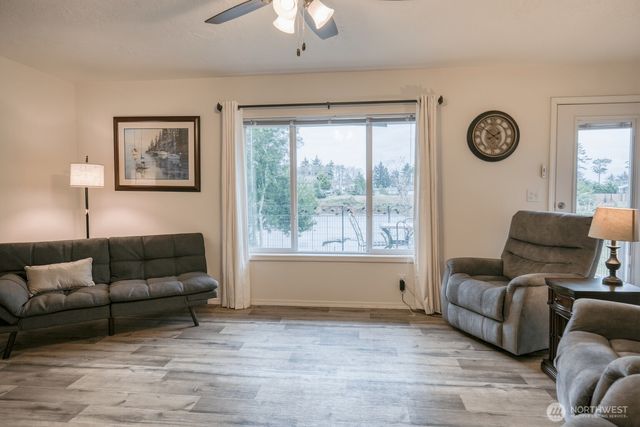 510 Sunset Avenue NE, Ocean Shores, WA 98569