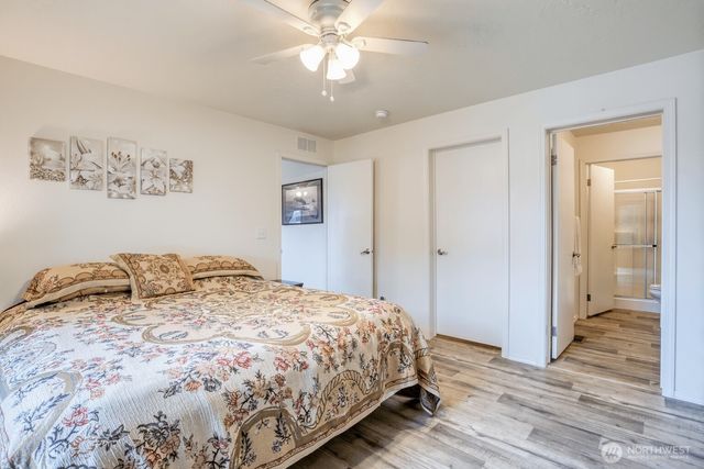 510 Sunset Avenue NE, Ocean Shores, WA 98569