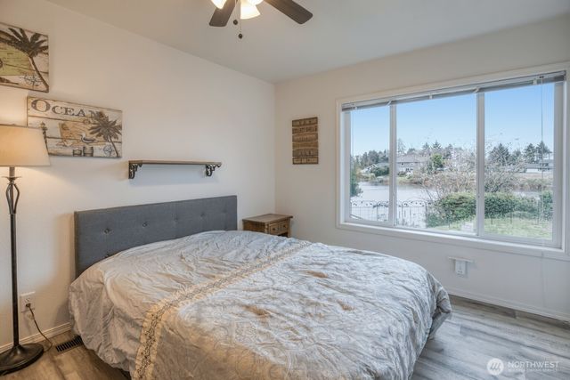 510 Sunset Avenue NE, Ocean Shores, WA 98569