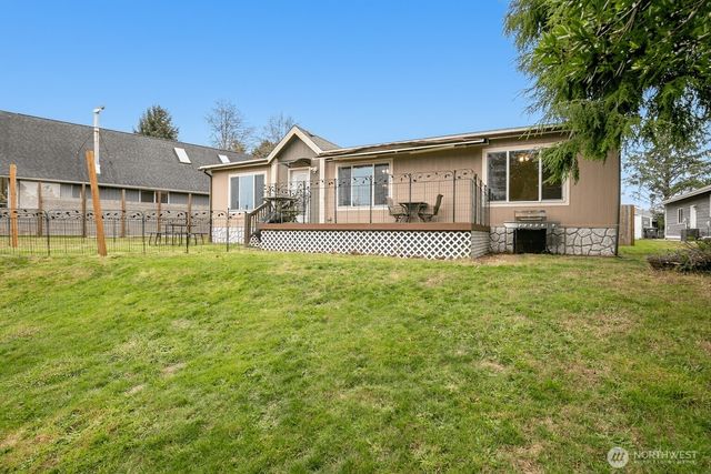 510 Sunset Avenue NE, Ocean Shores, WA 98569