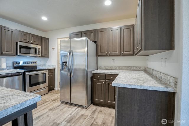 510 Sunset Avenue NE, Ocean Shores, WA 98569