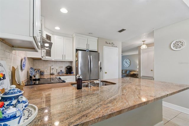 9702 LITTLE POND WAY, Tampa, FL 33647