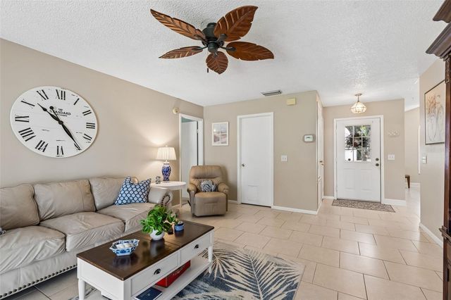 9702 LITTLE POND WAY, Tampa, FL 33647