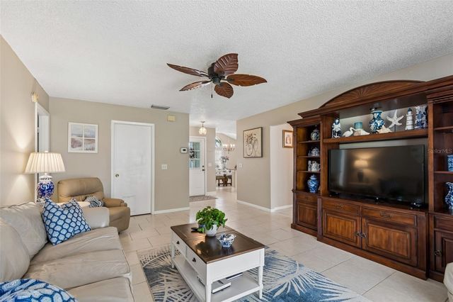 9702 LITTLE POND WAY, Tampa, FL 33647
